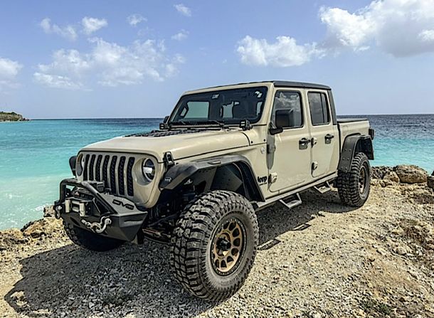 Jeep Wrangler Cabrio Gold Special Edition | 4x4 pick-up Curacao